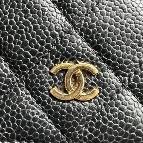 Chanel Timeless Classic Quilted Wallet On Chain Black Caviar with Gold Detailing - Picture 4 of 9